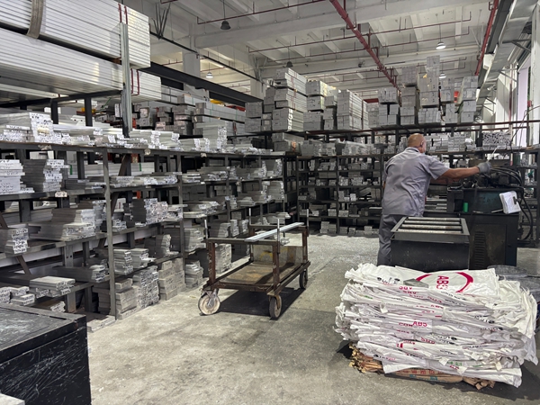 廠房場(chǎng)景